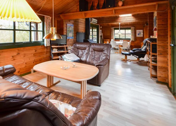 Three-bedroom In Holiday home